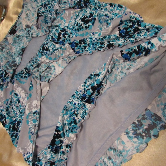 Tiered Ruffle Front Blouse - Picture 8 of 8